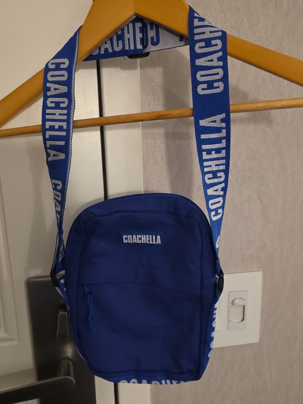 Coachella 2025 AMEX Blue Satchel Bag (7x9" For The Bag) - Picture 1 of 5